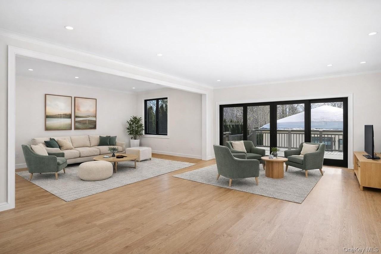 31 Gedney Way - Photo 4 of 44