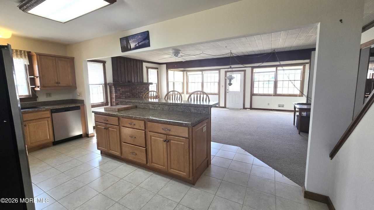 207 Bay Blvd - Photo 6 of 23