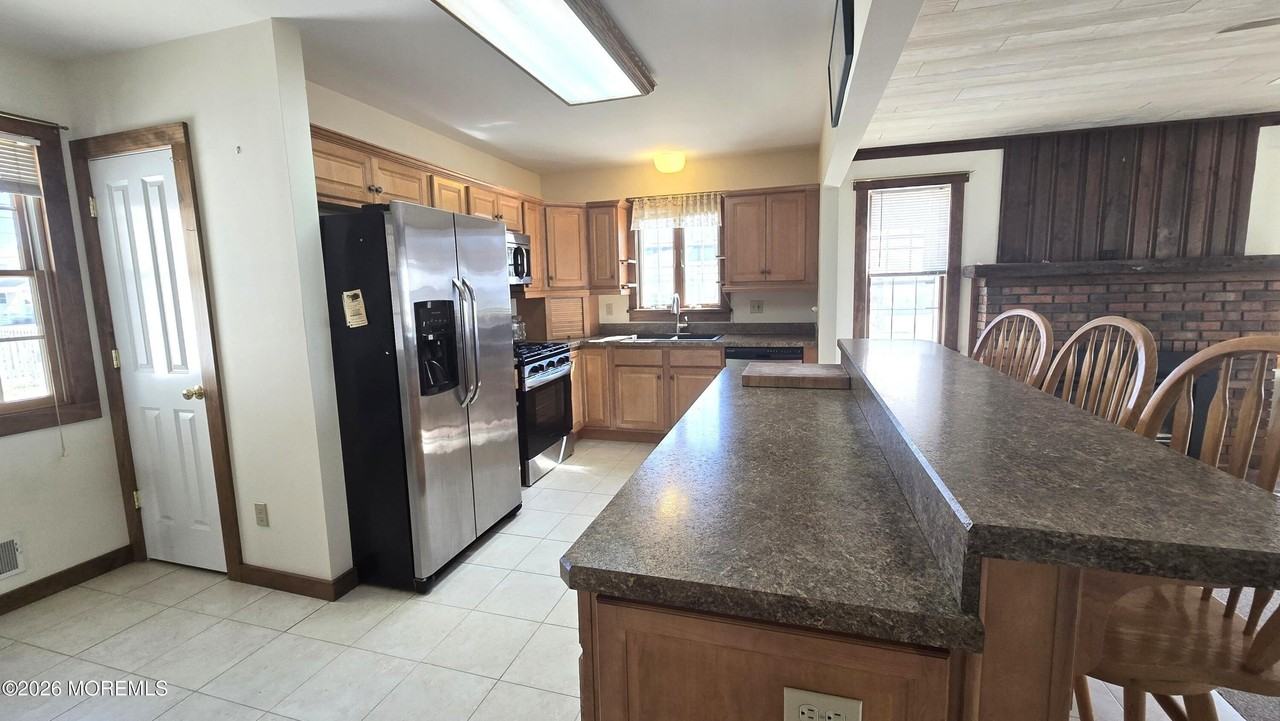 207 Bay Blvd - Photo 7 of 23