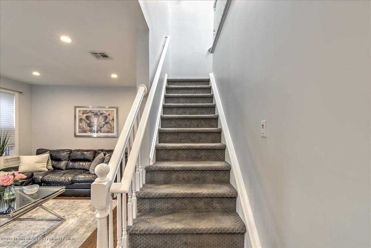 24 Mount Dr - Photo 4 of 23