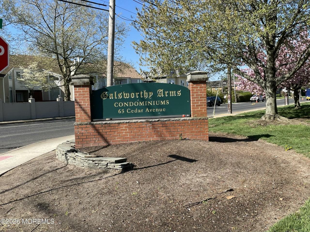 65 Cedar Ave #A17