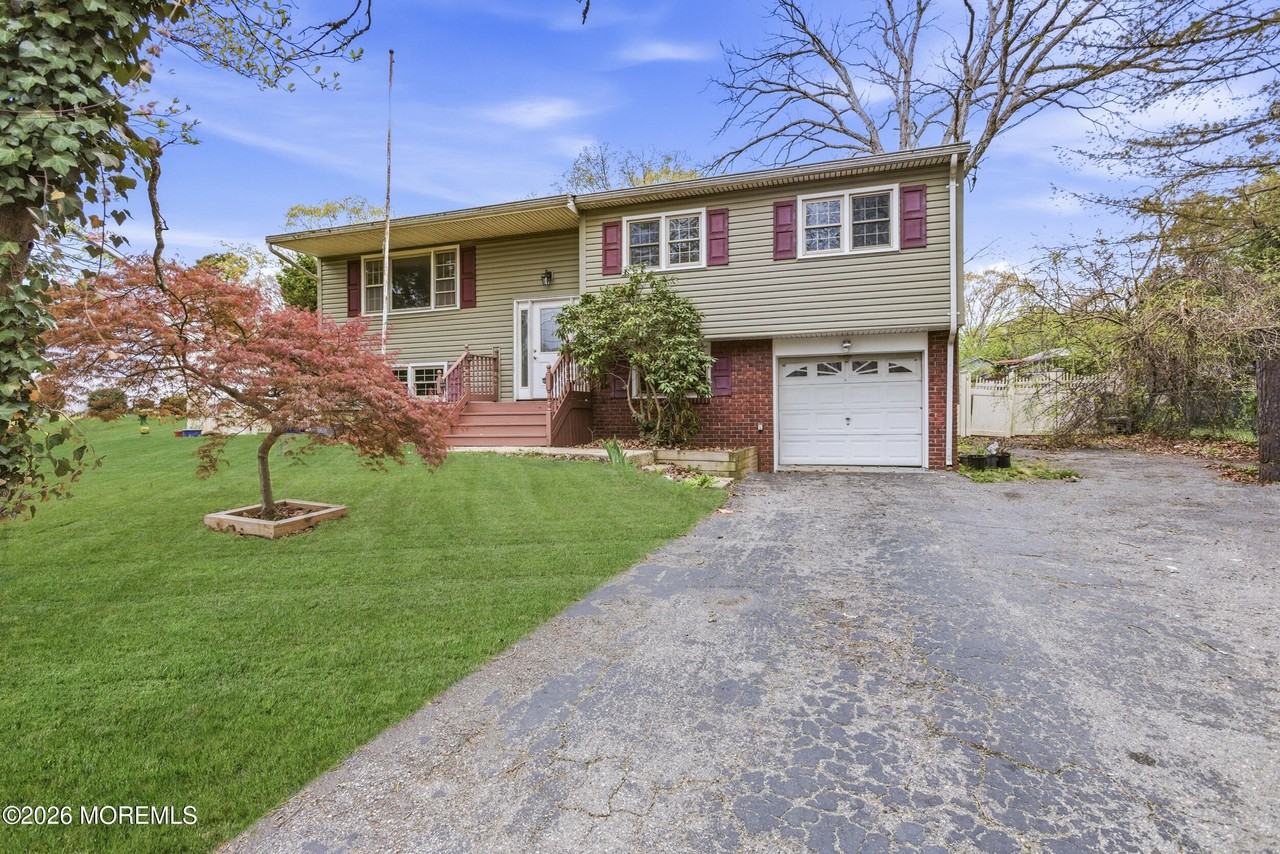 536 River Dr - Photo 2 of 28