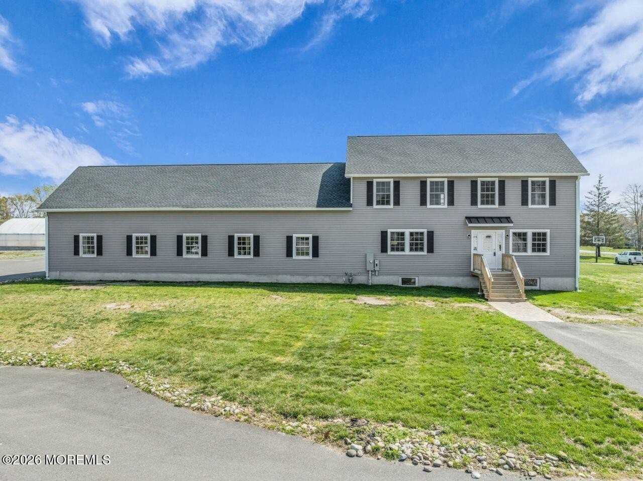 553 Colts Neck Rd #B - Photo 2 of 30