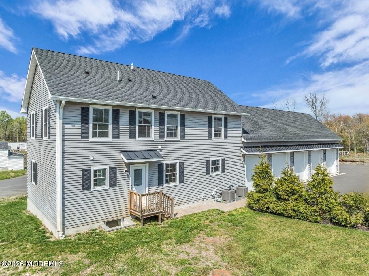 553 Colts Neck Rd #B - Photo 3 of 30