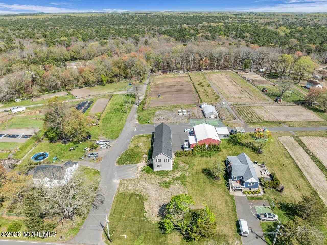 553 Colts Neck Rd #B - Photo 4 of 30