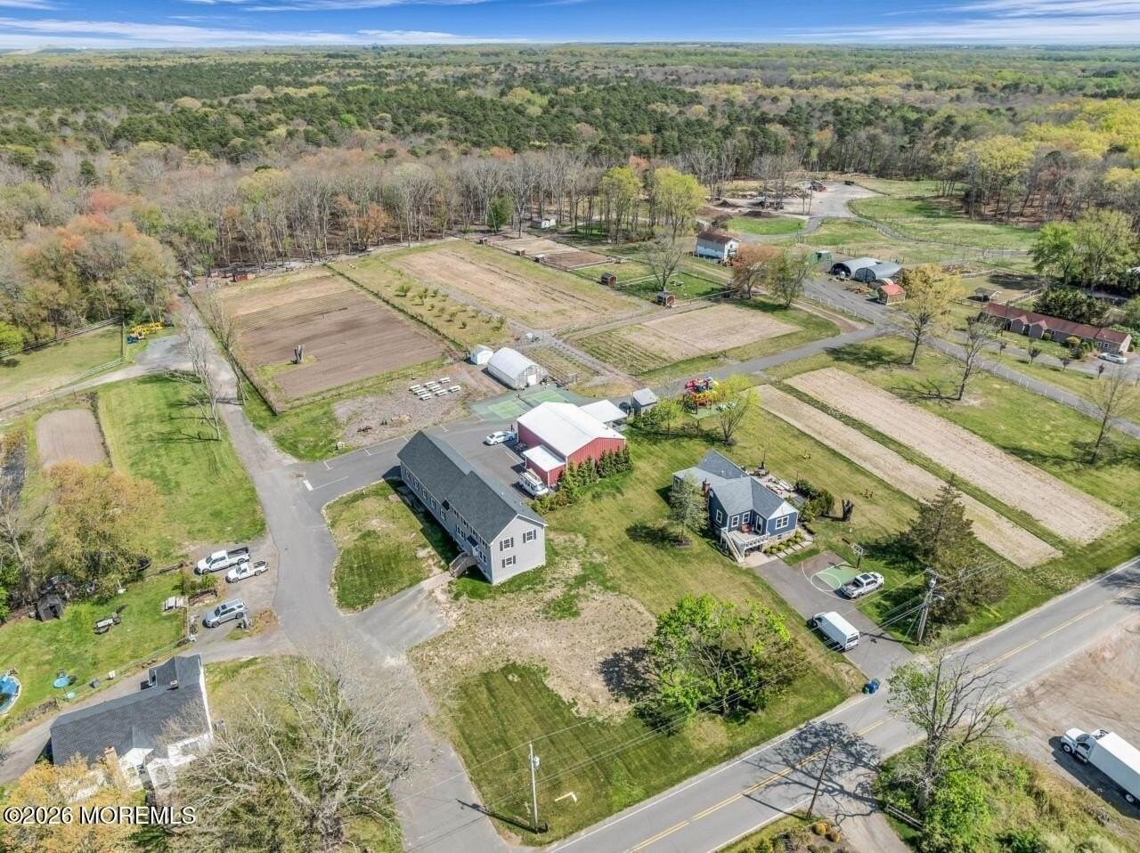 553 Colts Neck Rd #B - Photo 5 of 30