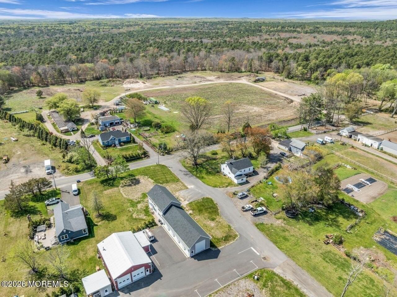 553 Colts Neck Rd #B - Photo 6 of 30