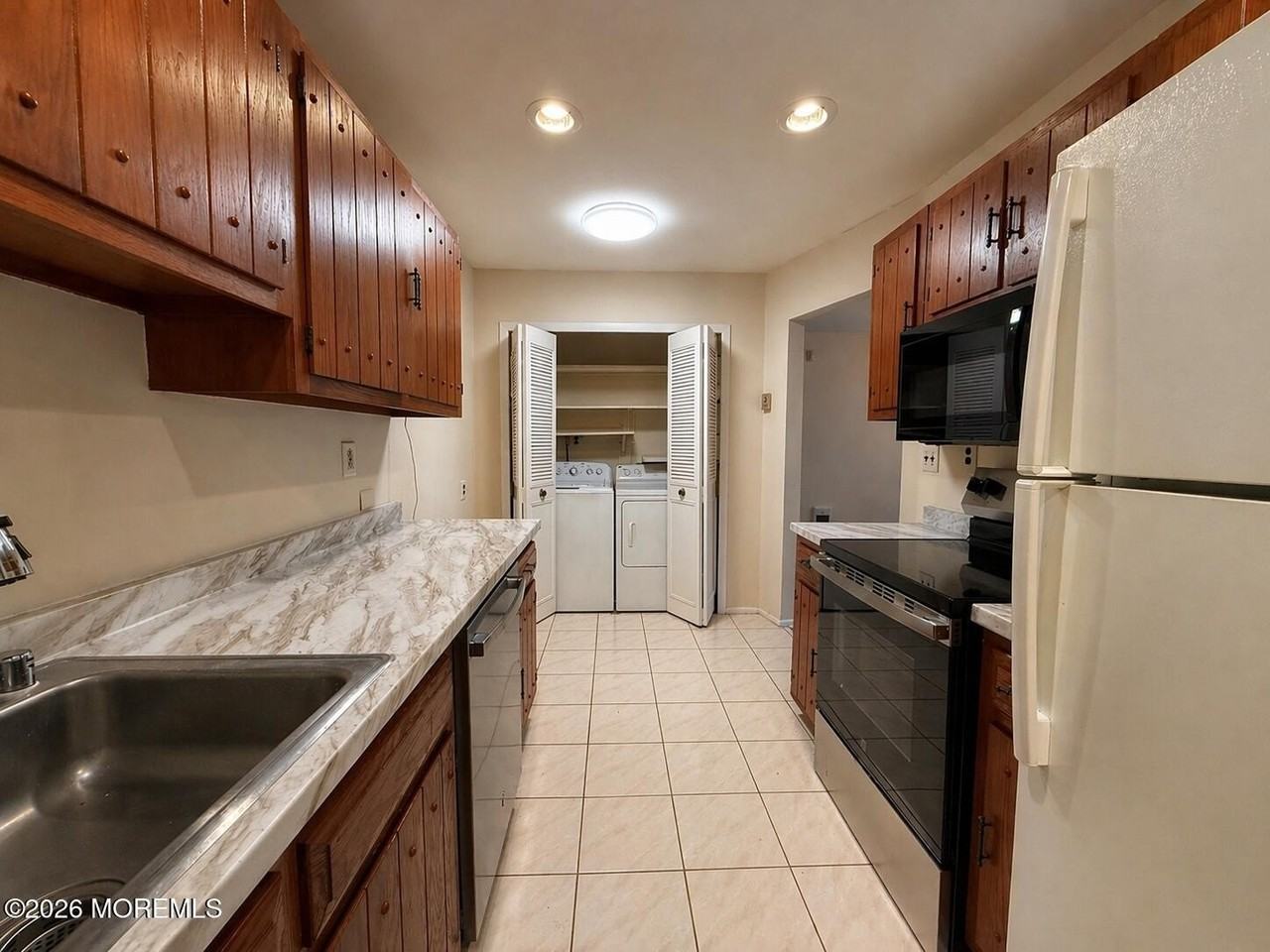 174 Amberly Dr #C - Photo 2 of 9