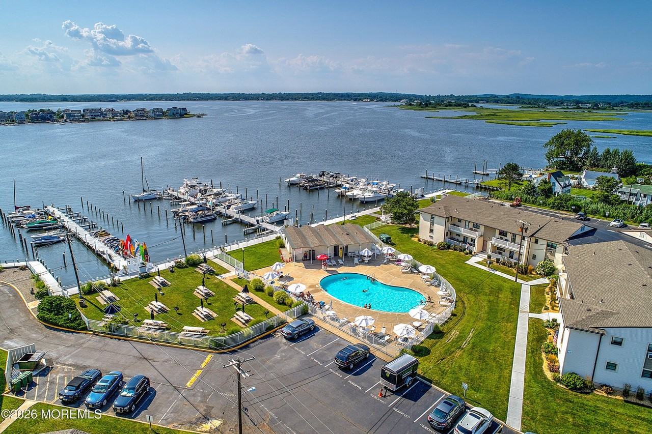 6 Wharfside Dr - Photo 2 of 16