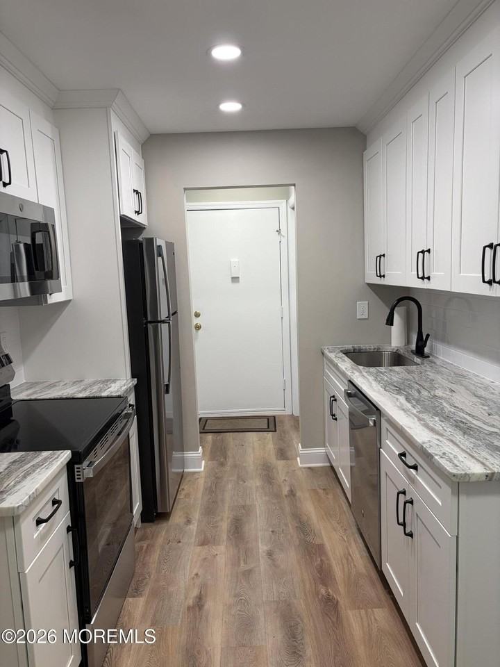 204 Covered Bridge Blvd - Photo 2 of 16