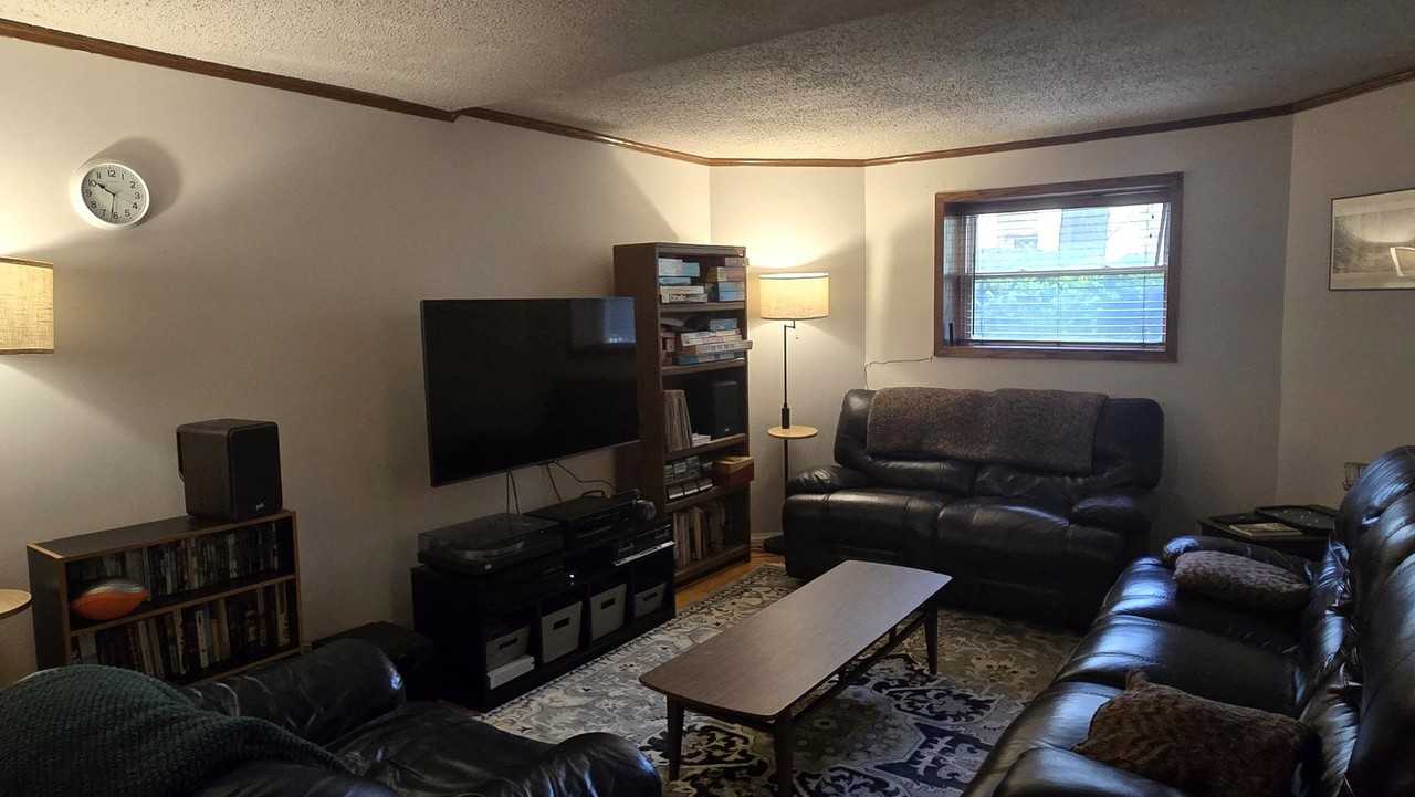 4215 N Sheridan Rd #G - Photo 4 of 19