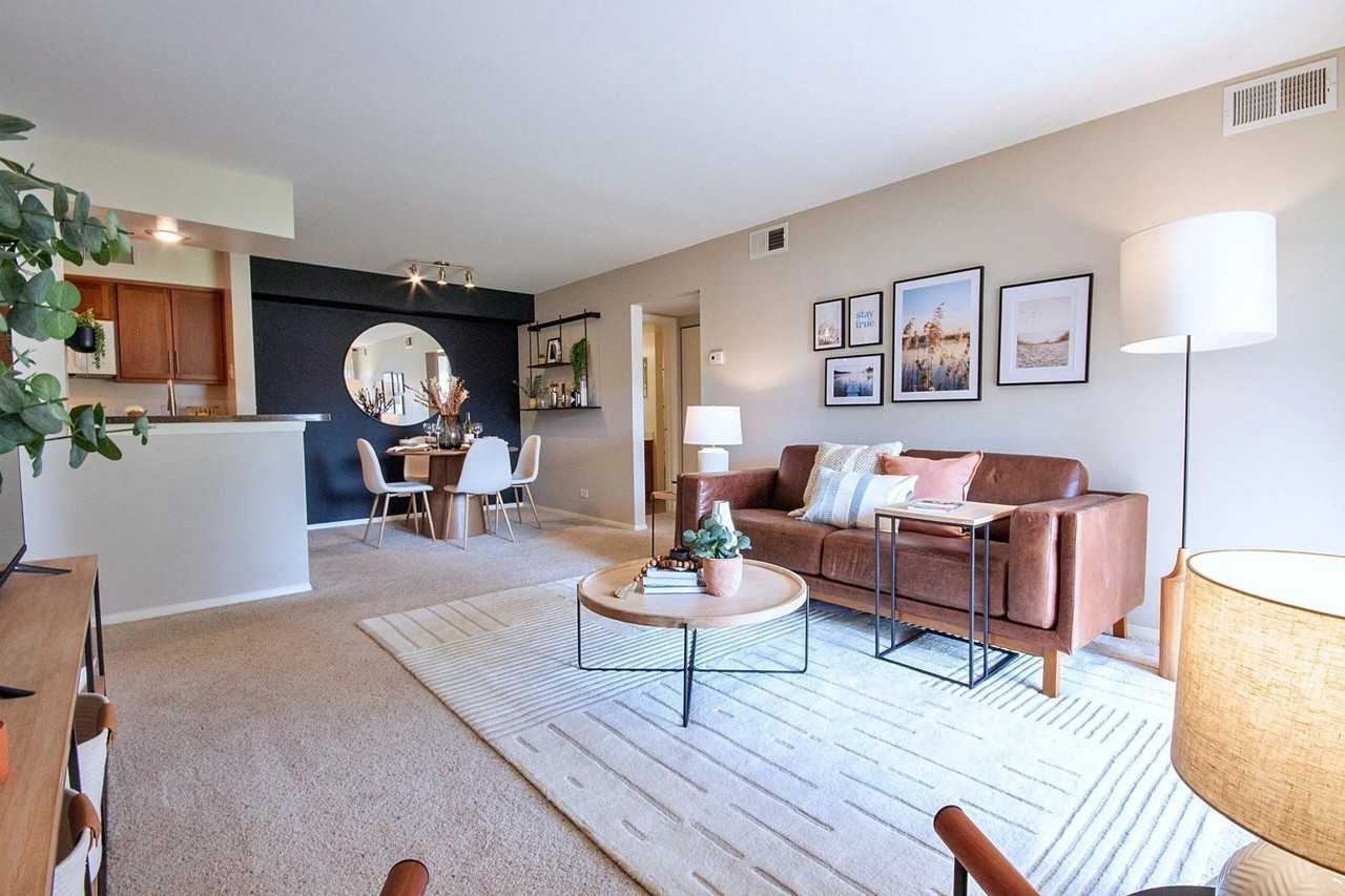 4125 Chesapeake Dr #3C - Photo 2 of 43