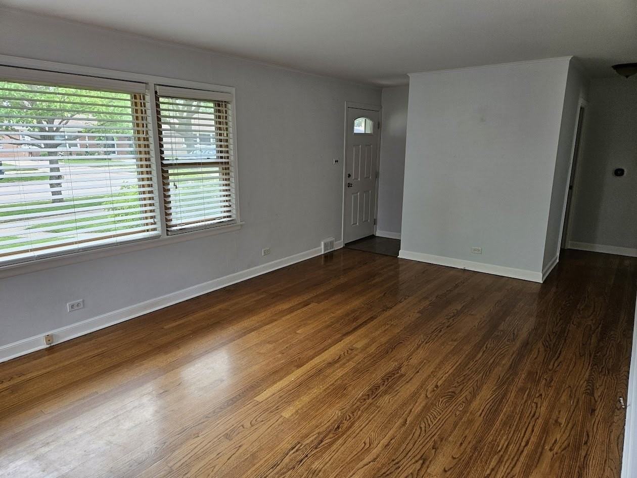 5816 Superior St - Photo 2 of 14