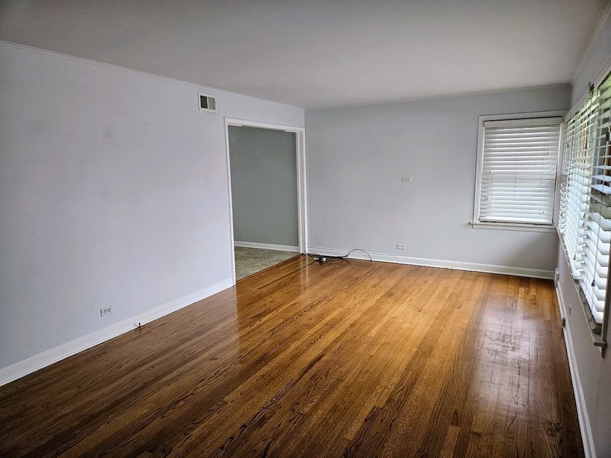 5816 Superior St - Photo 3 of 14