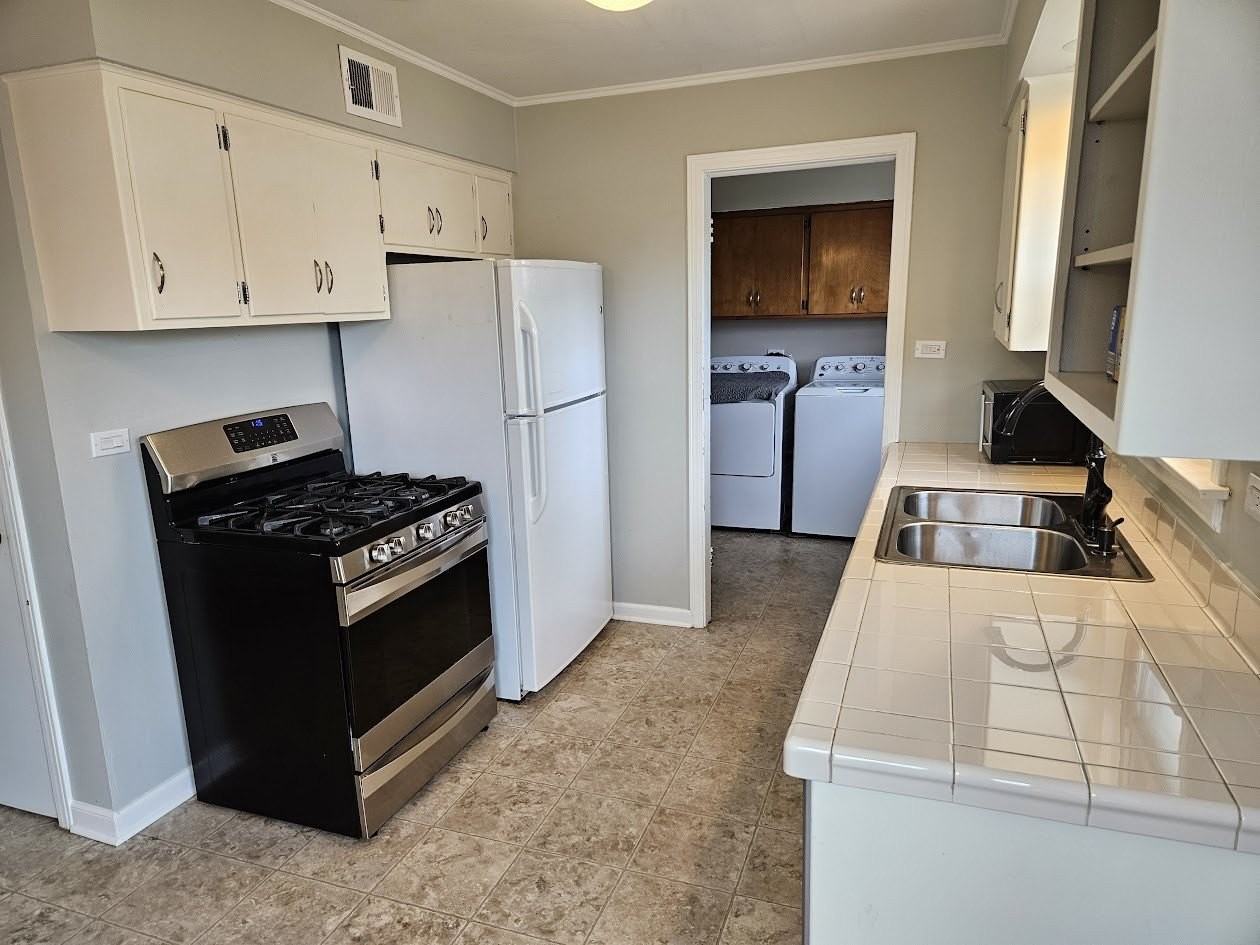 5816 Superior St - Photo 6 of 14