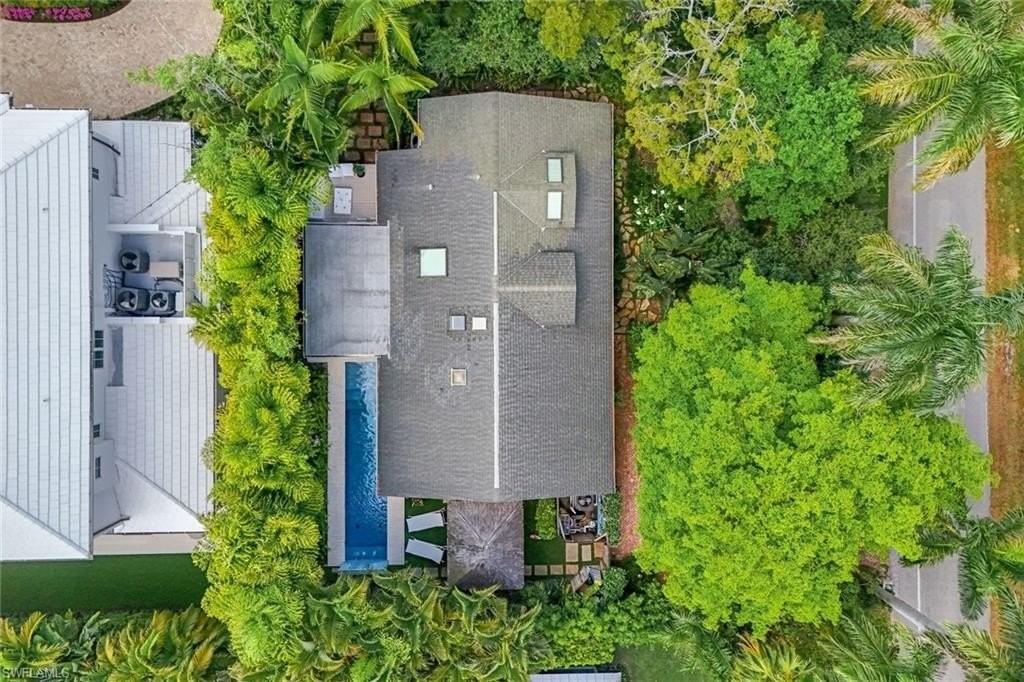 295 6th St N - Photo 2 of 32