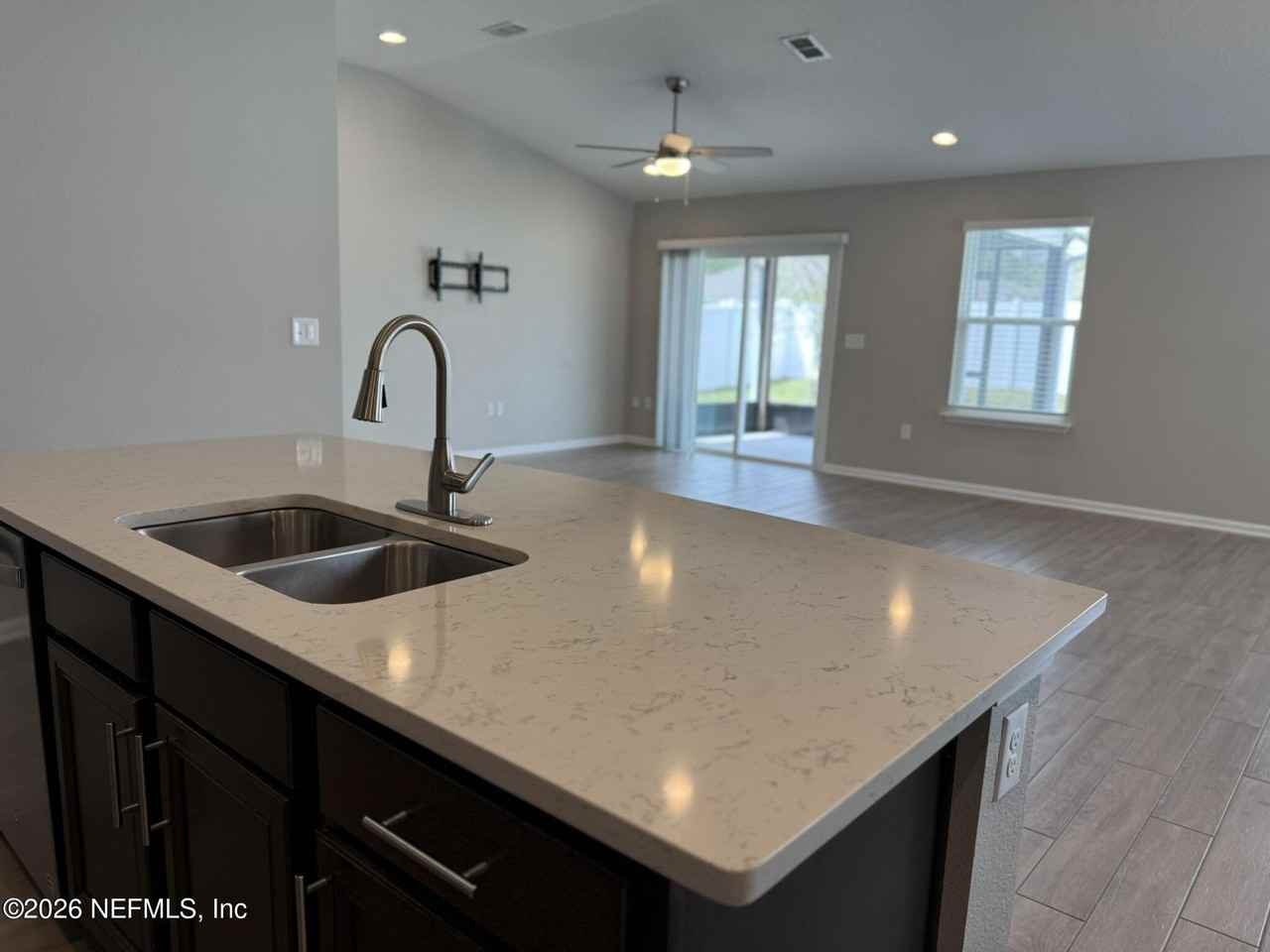 7713 Island Fox Rd - Photo 4 of 21