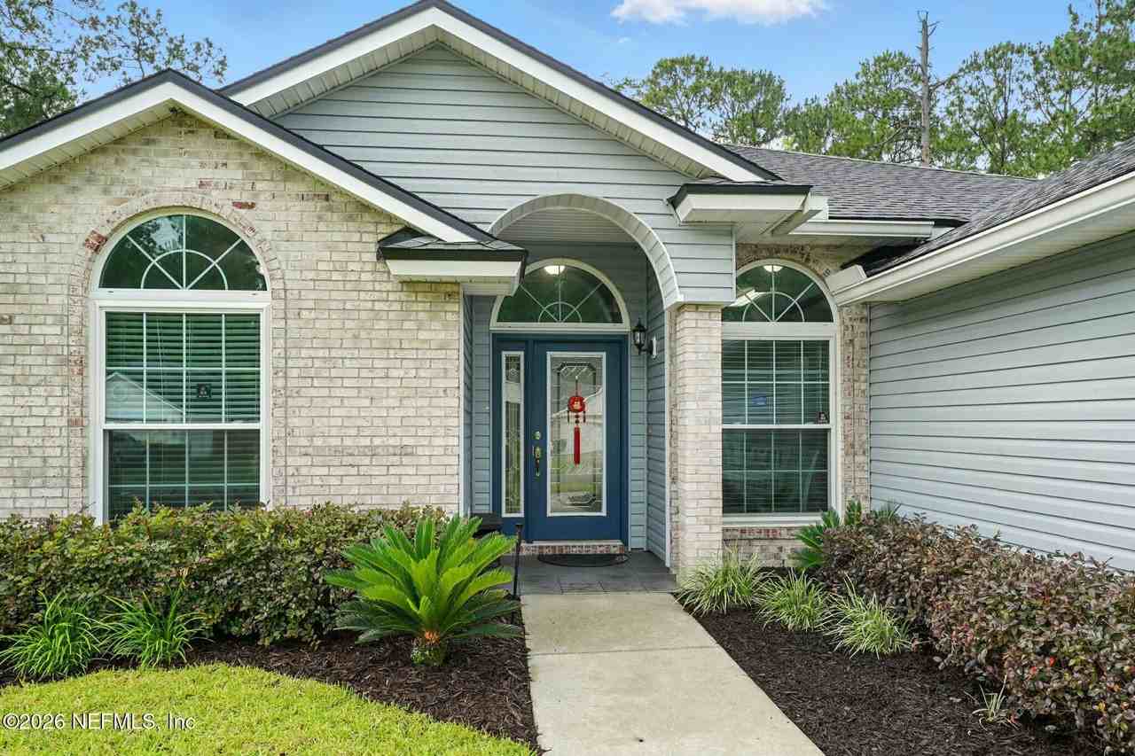 832 Heritage Lakes Dr - Photo 2 of 17