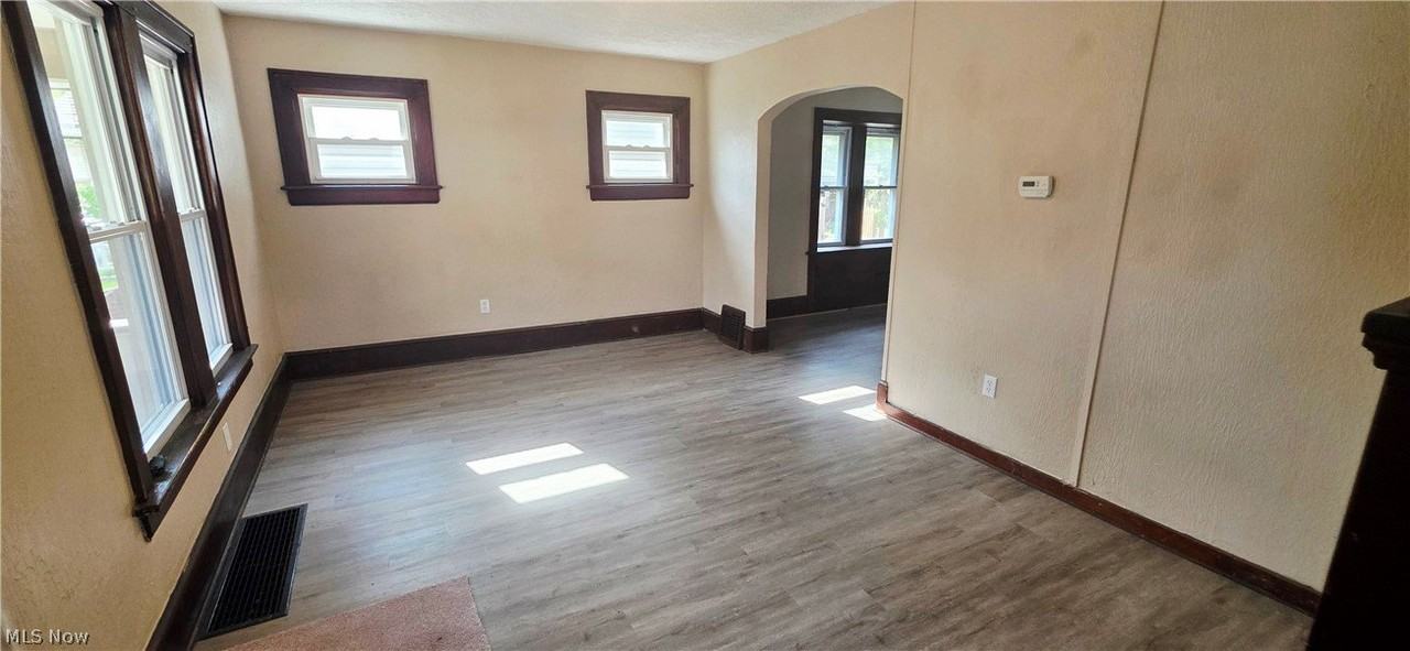 147 Brighton Dr - Photo 4 of 21