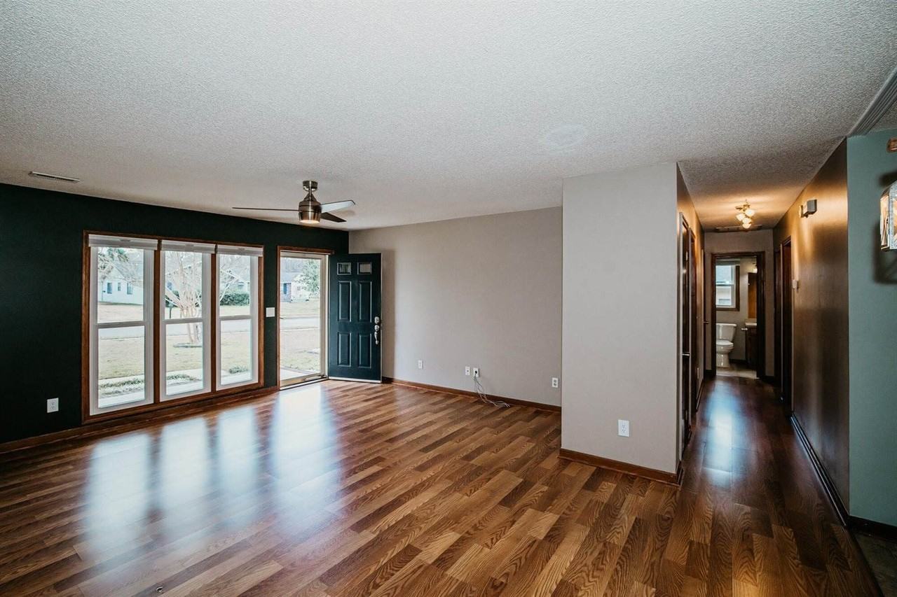 318 Jennie St - Photo 3 of 29