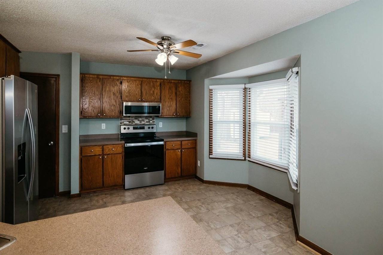 318 Jennie St - Photo 4 of 29
