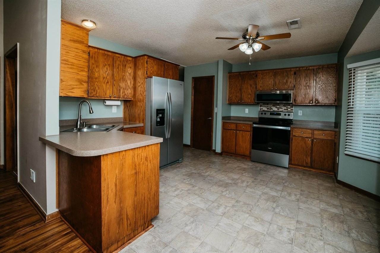 318 Jennie St - Photo 6 of 29