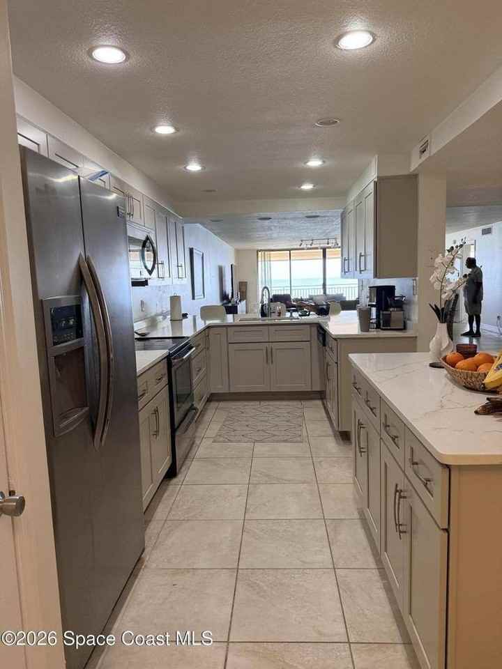 3221 S Atlantic Ave #804 - Photo 3 of 10