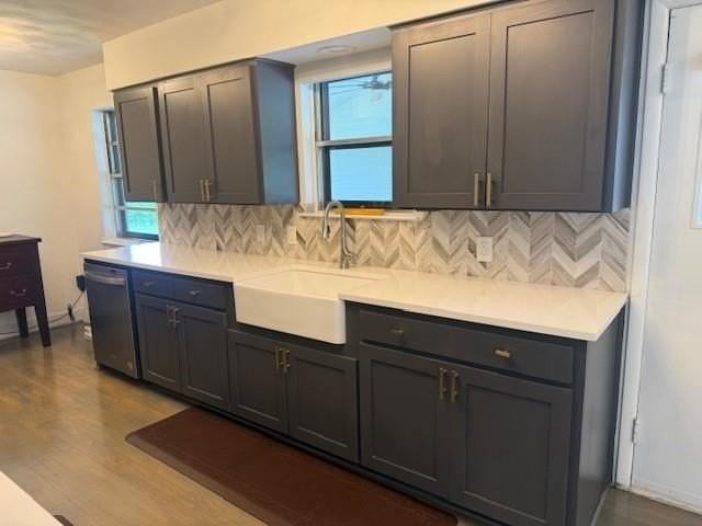 436 Degan Ave - Photo 6 of 25