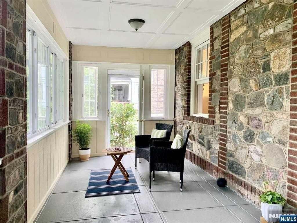 211 Kenilworth Rd - Photo 3 of 15