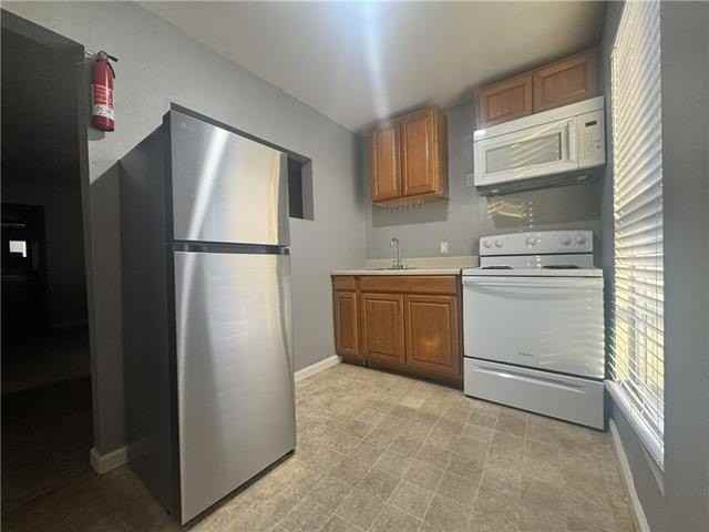 106 N Carter St #8 - Photo 2 of 7