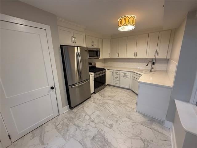 1014 Royal St #D - Photo 5 of 7