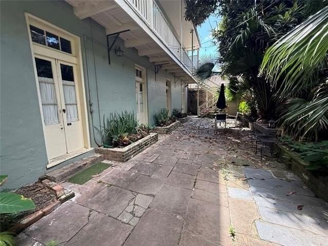 934 Royal St #F - Photo 2 of 6