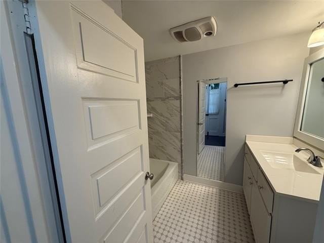 934 Royal St #F - Photo 5 of 6
