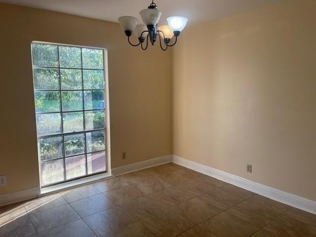 5801 Albany Ct - Photo 4 of 19