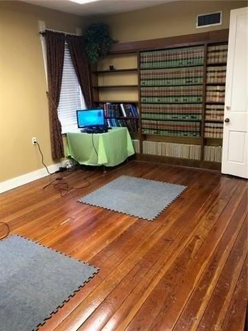 107 S Cherry St - Photo 3 of 12