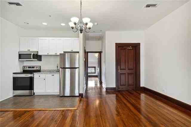 314 N Rampart St #E - Photo 2 of 9