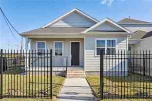 9215 S Claiborne Ave - Photo 1 of 1