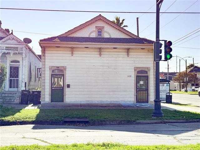 2658 Ursulines Ave - Photo 2 of 8