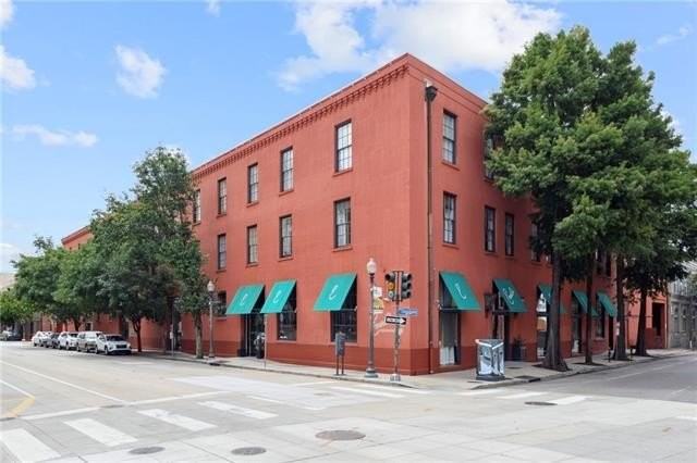 330 Julia St #225