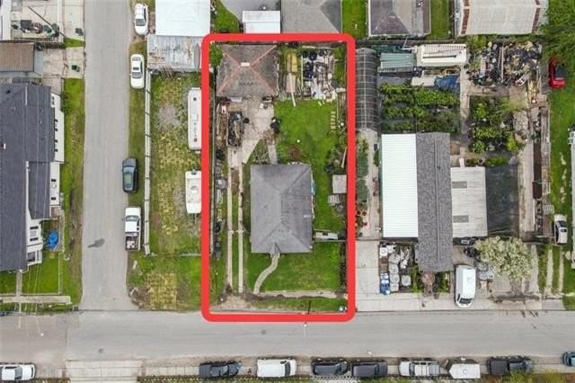 406 Iris Ave - Photo 2 of 17