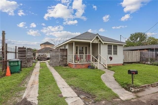406 Iris Ave - Photo 3 of 17