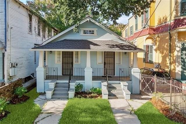1944 Jackson Ave - Photo 2 of 20
