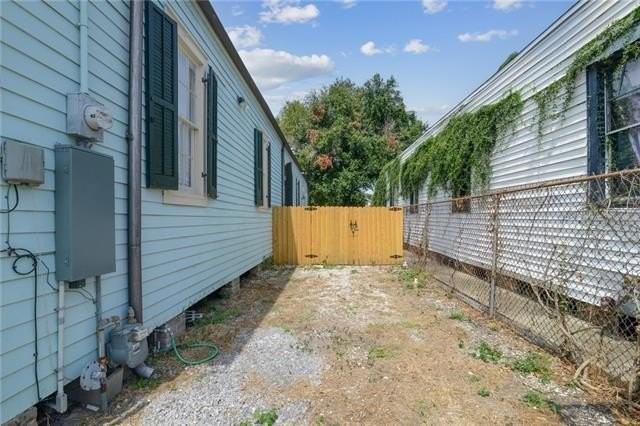 1659 N Galvez St - Photo 3 of 26