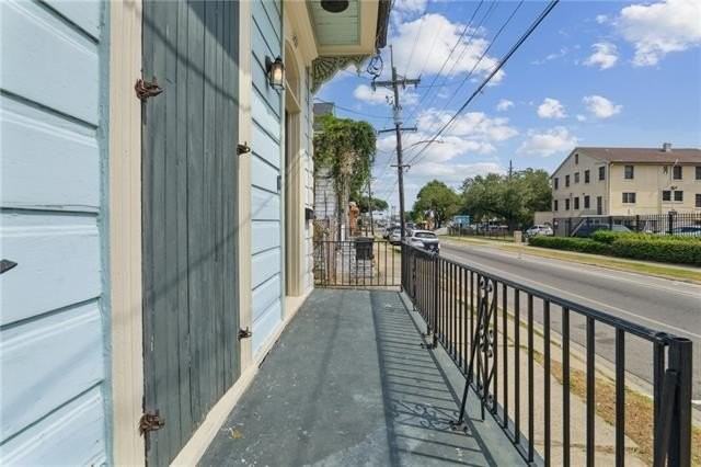 1659 N Galvez St - Photo 4 of 26