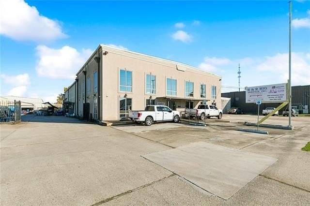 1841 Enterprise Dr - Photo 2 of 31