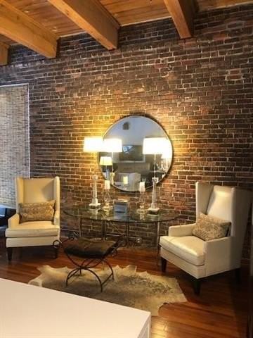 528 Baronne St #202 - Photo 5 of 12