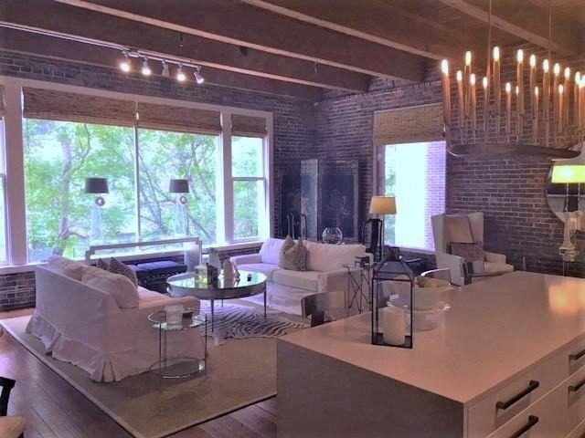 528 Baronne St #202 - Photo 6 of 12