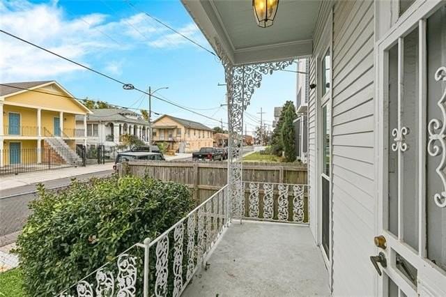 2415 Amelia St - Photo 3 of 16