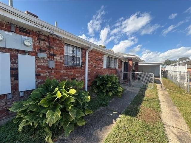 6025 Wales St - Photo 3 of 10