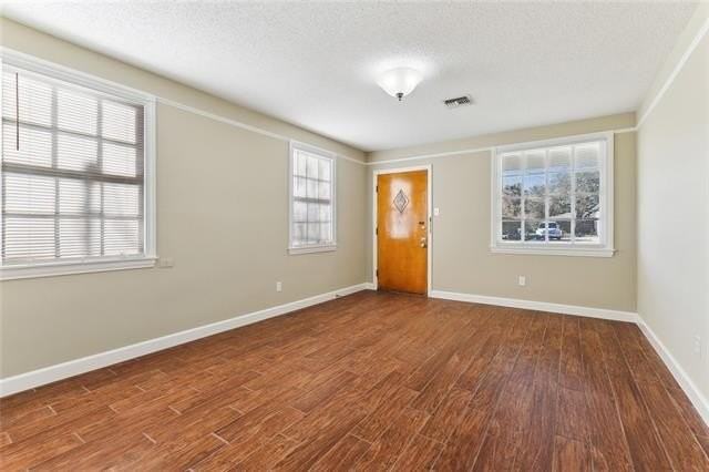 129 Stewart Ave - Photo 2 of 23